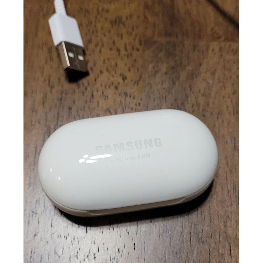 Samsung Galaxy Buds Plus SM R175 White Wireless Earbuds Charging Case Cable